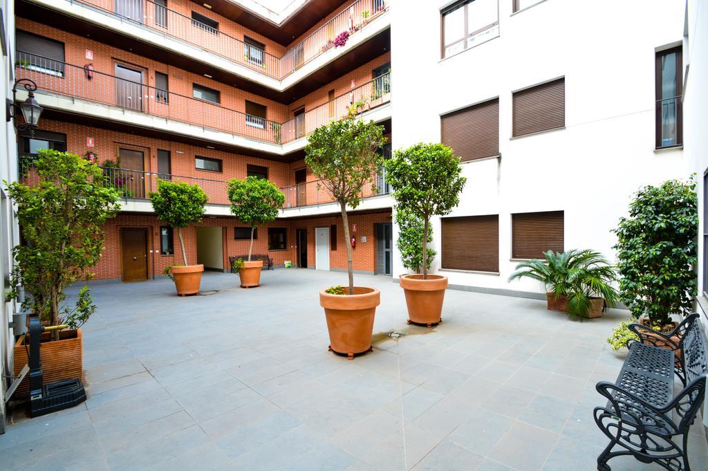 The Zentral Museo Appartement Sevilla Buitenkant foto